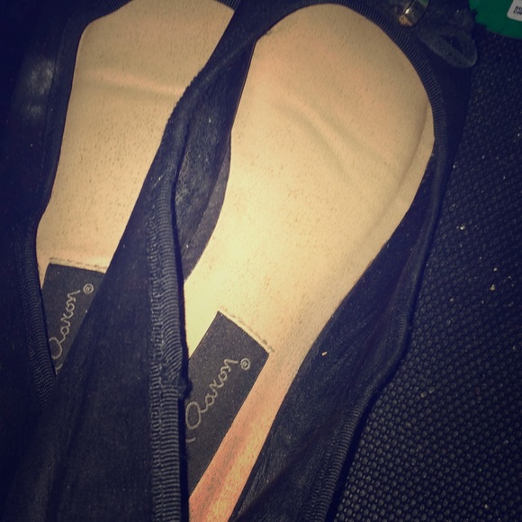 Flats - Picture 1 of 5